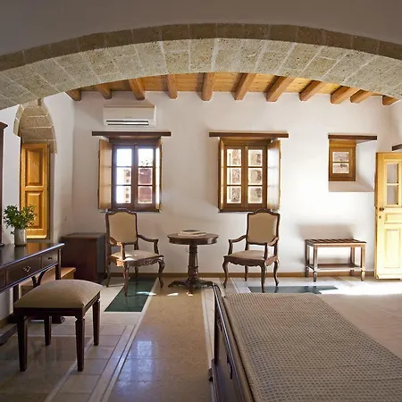 호텔 Likinia 모넴바시아